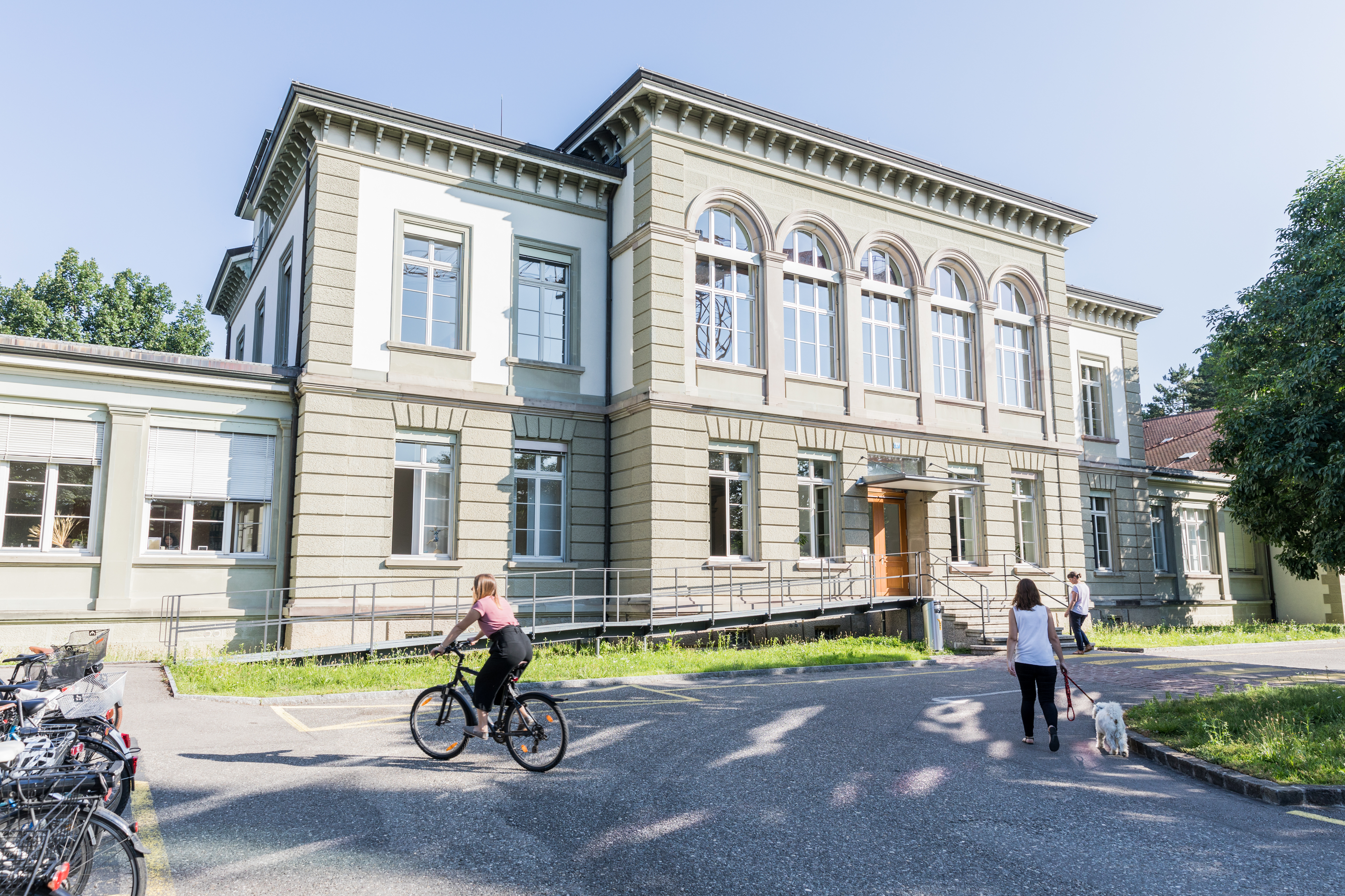 Eingang Direktionsgebäude UPK Basel